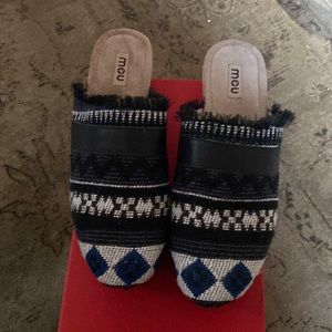 MOU Beautiful Suede Leather Material Metal Studs Slides NeverUsed